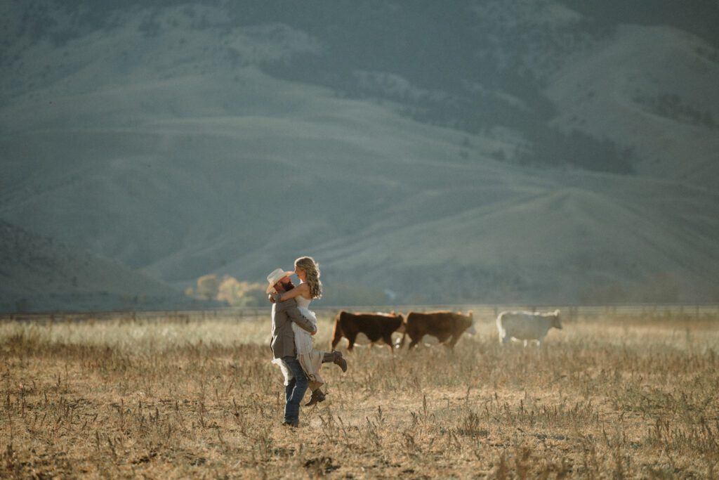 Dreaming of Montana Ranch Weddings? Get the sass, the step-by-step on Montana marriage laws, and all the best Big Sky and wedding venues for your wild, western “I do.”