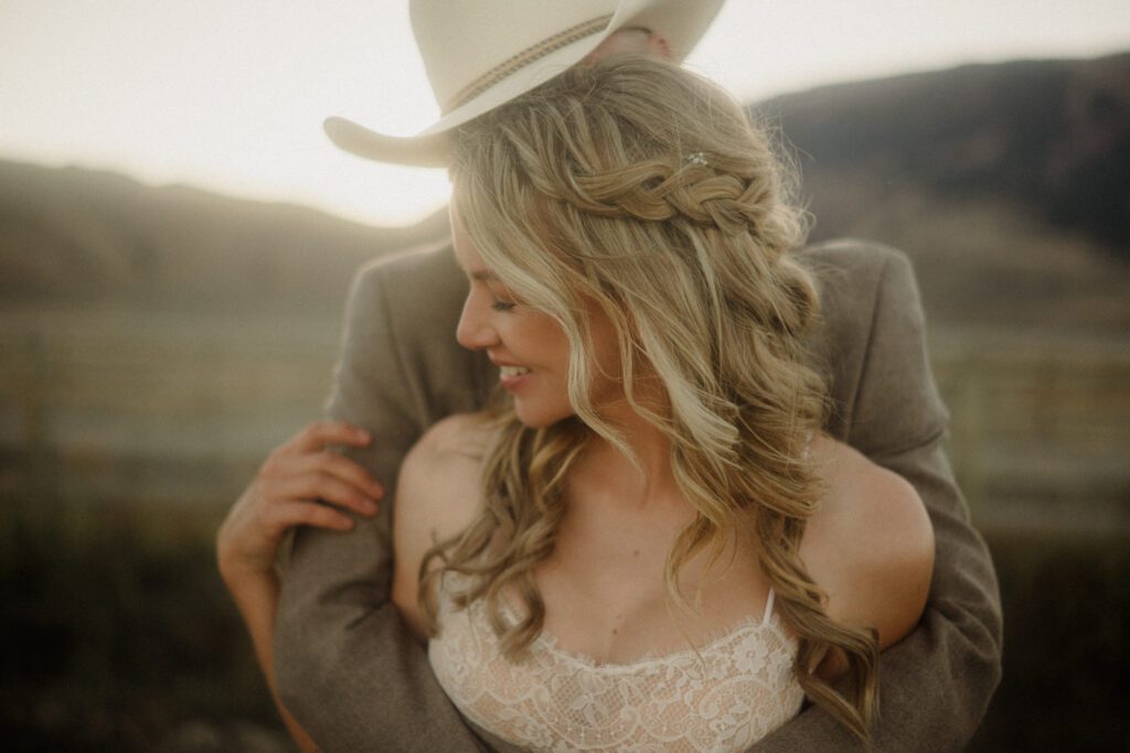 Dreaming of Montana Ranch Weddings? Get the sass, the step-by-step on marriage laws, and all the best venues for your wild, western “I do.”