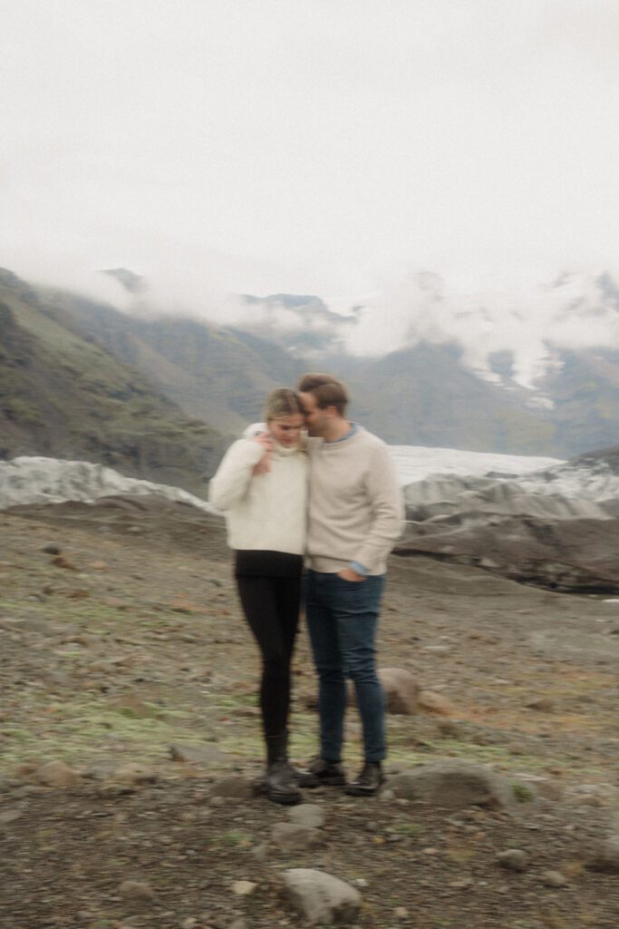 If you're looking for an engagement session in Iceland, you'll definitely want to see this! Tips and tricks for your engagement session!