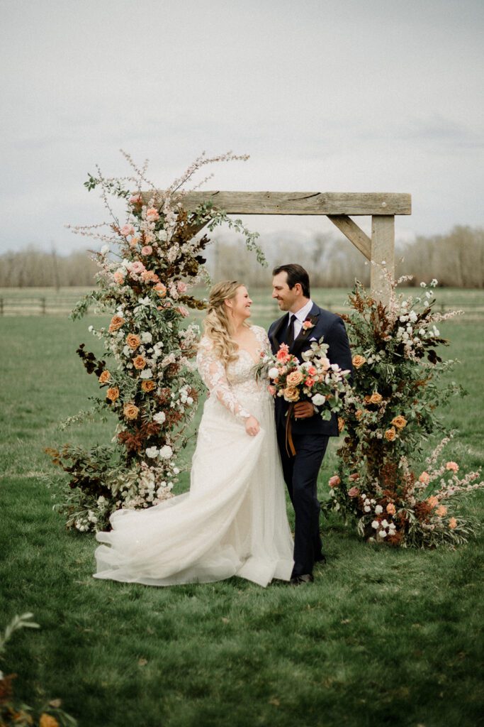 See this Bozeman wedding at Firelight Farm featuring heartfelt moments, joyful laughter, and a couple whose love shines in every photo.