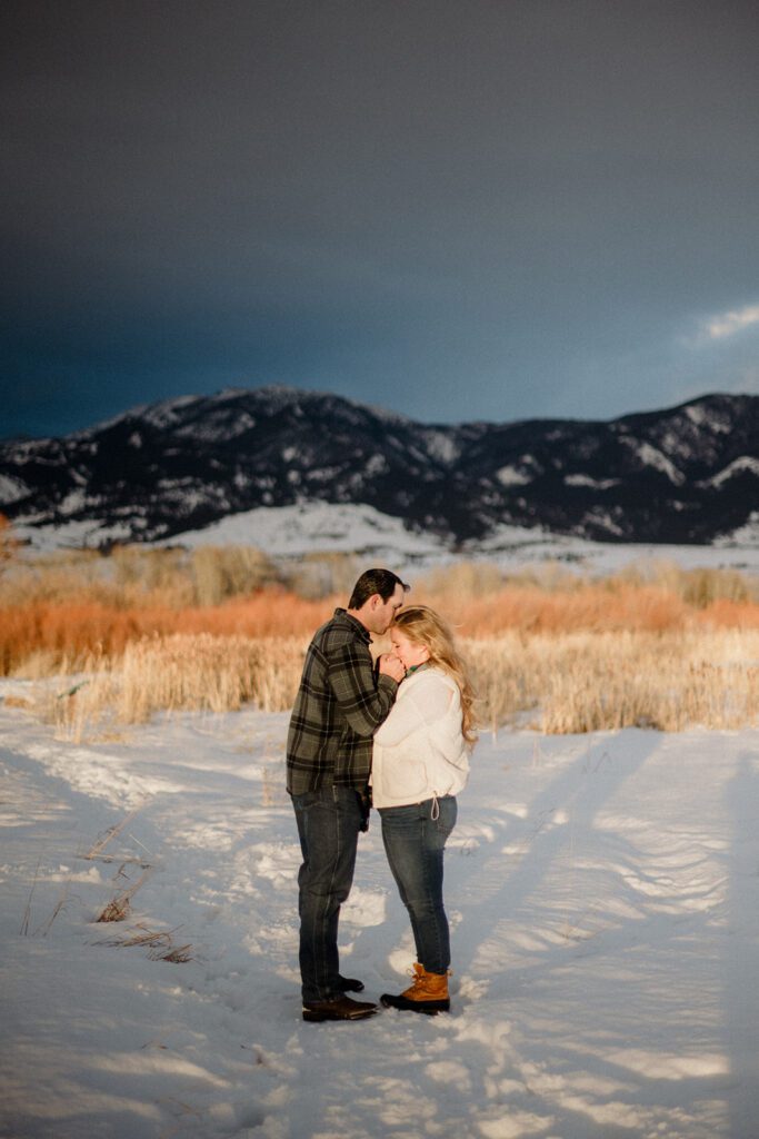 See this Bozeman wedding at Firelight Farm featuring heartfelt moments, joyful laughter, and a couple whose love shines in every photo.
