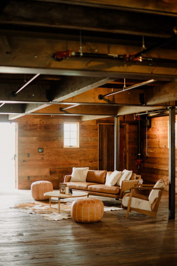 See this Bozeman wedding at Firelight Farm featuring heartfelt moments, joyful laughter, and a couple whose love shines in every photo.