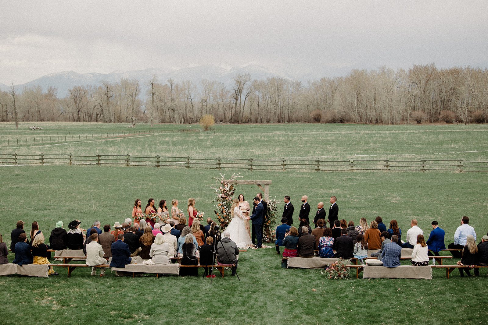 See this Bozeman wedding at Firelight Farm featuring heartfelt moments, joyful laughter, and a couple whose love shines in every photo.