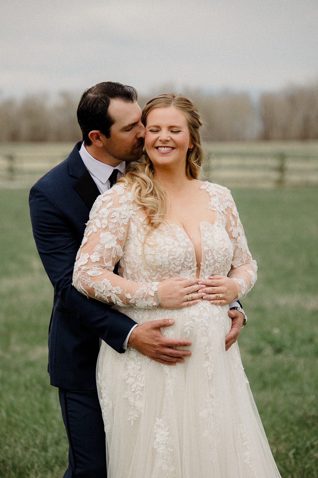 See this Bozeman wedding at Firelight Farm featuring heartfelt moments, joyful laughter, and a couple whose love shines in every photo.