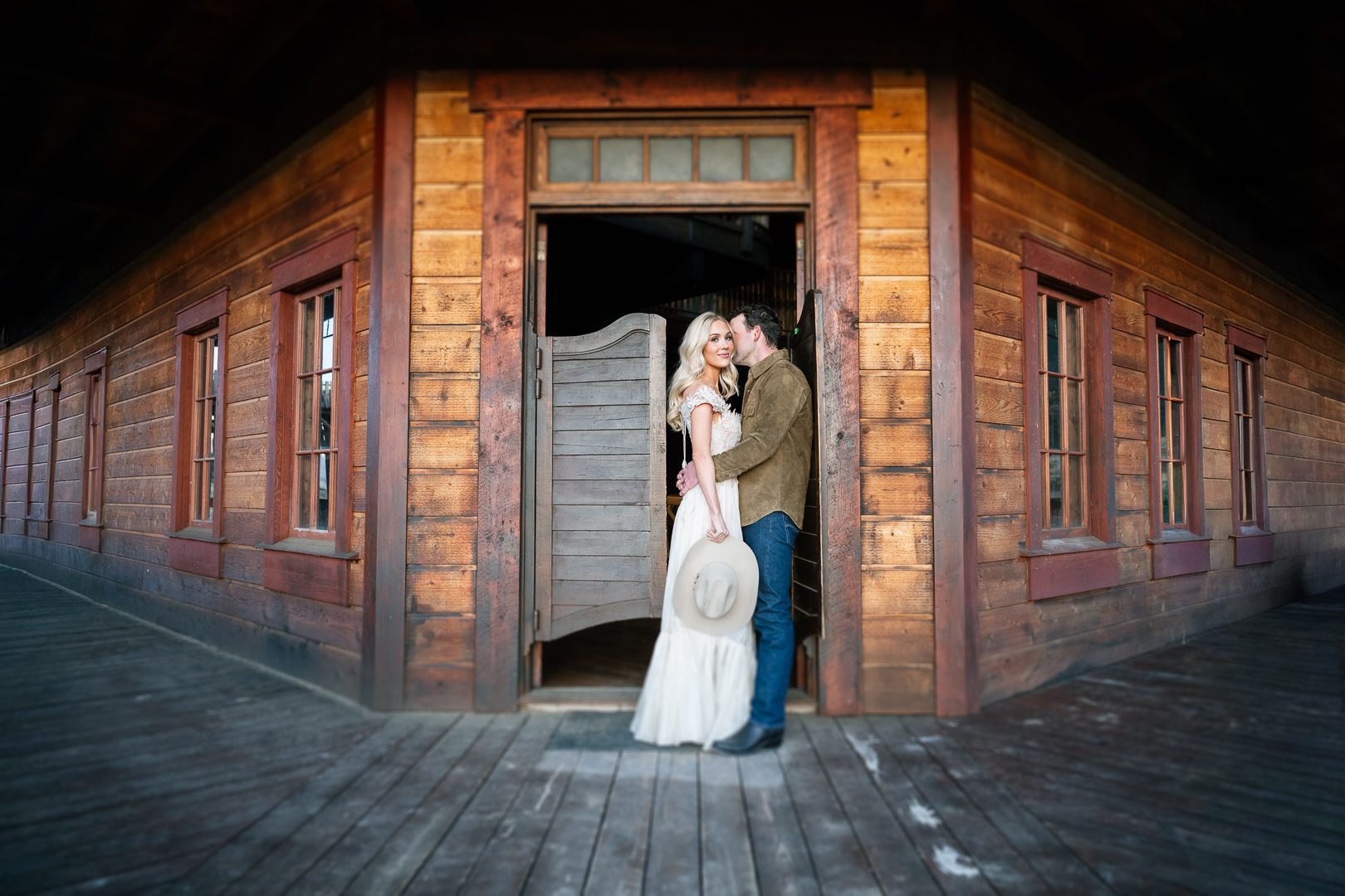 Bozeman engagement session at Yellowstone Film Ranch in Paradise Valley, Montana. Western photo ideas, outfit inspo, pricing, and expert tips.