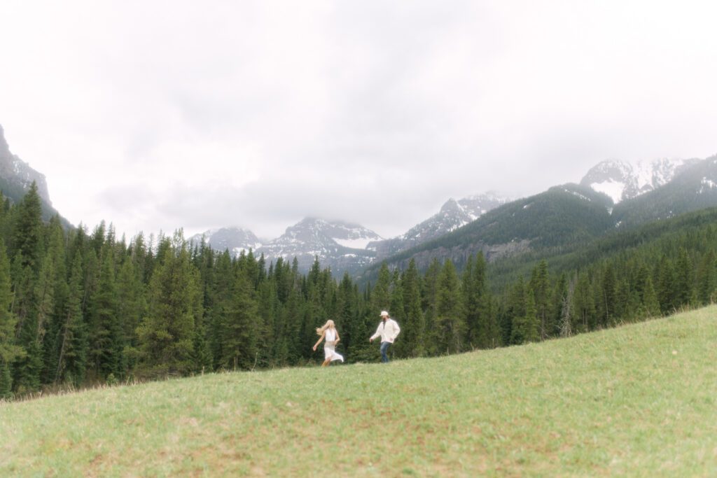 How to have an engagement session in Bozeman, Montana. The best locations, outfit tips, timing strategies, how to use your photos.