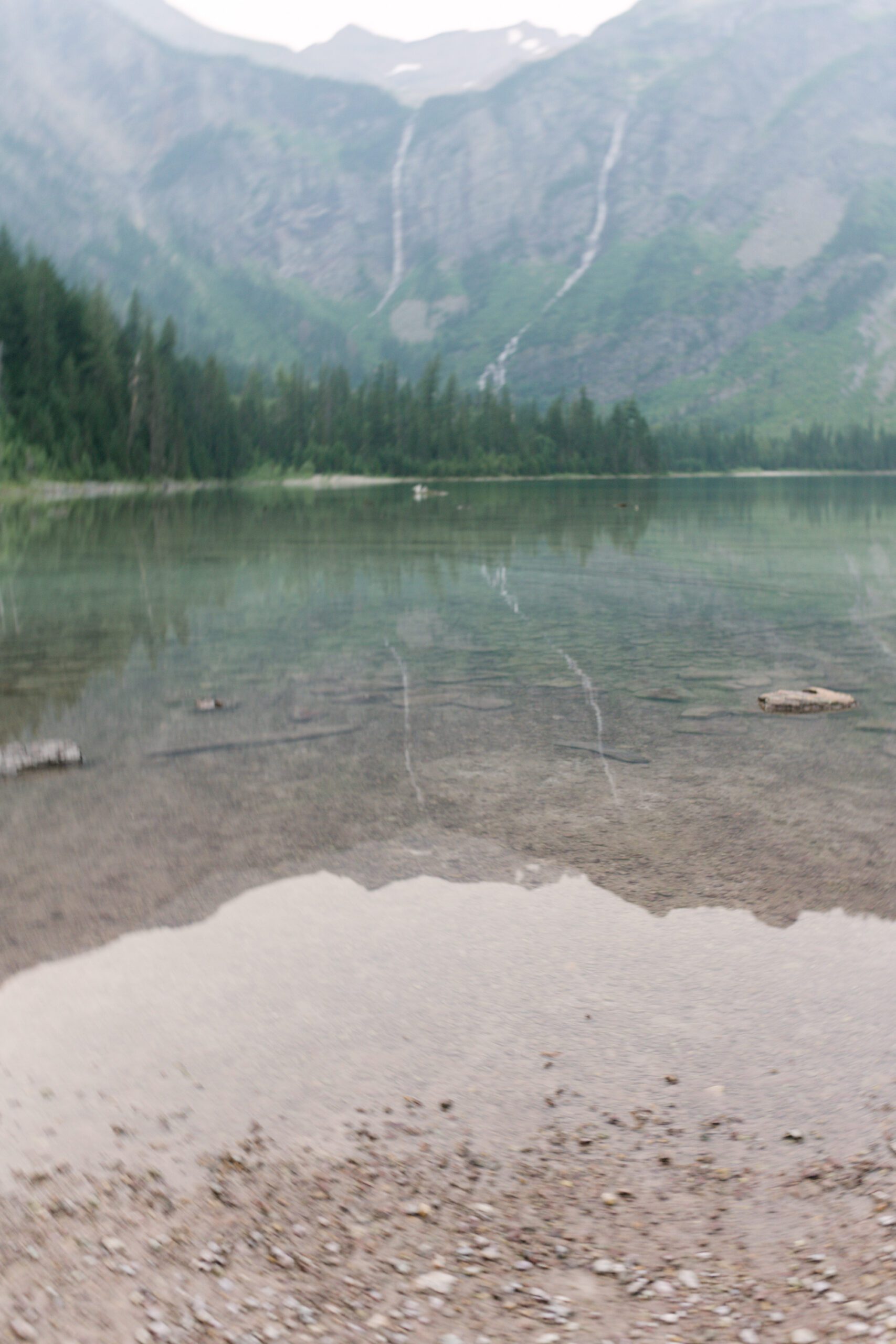 How to plan a surprise proposal in Glacier National Park. Learn the best locations, timing tips, outfit ideas, and how to keep it a surprise.
