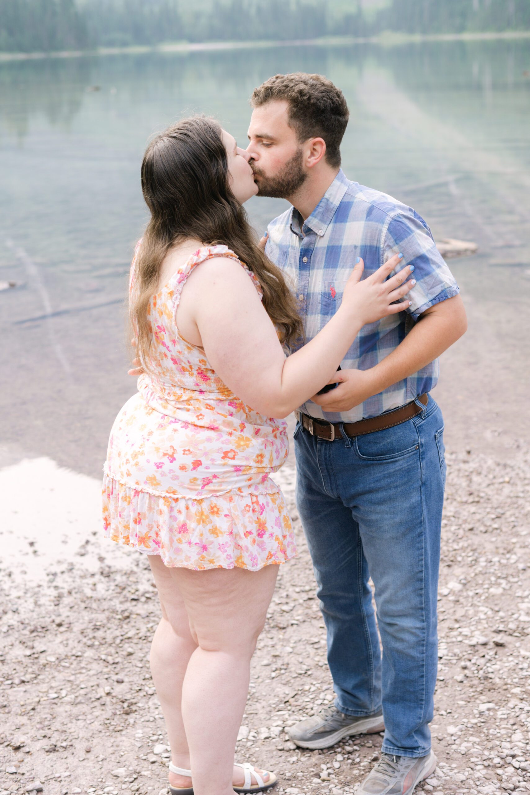 How to plan a surprise proposal in Glacier National Park. Learn the best locations, timing tips, outfit ideas, and how to keep it a surprise.