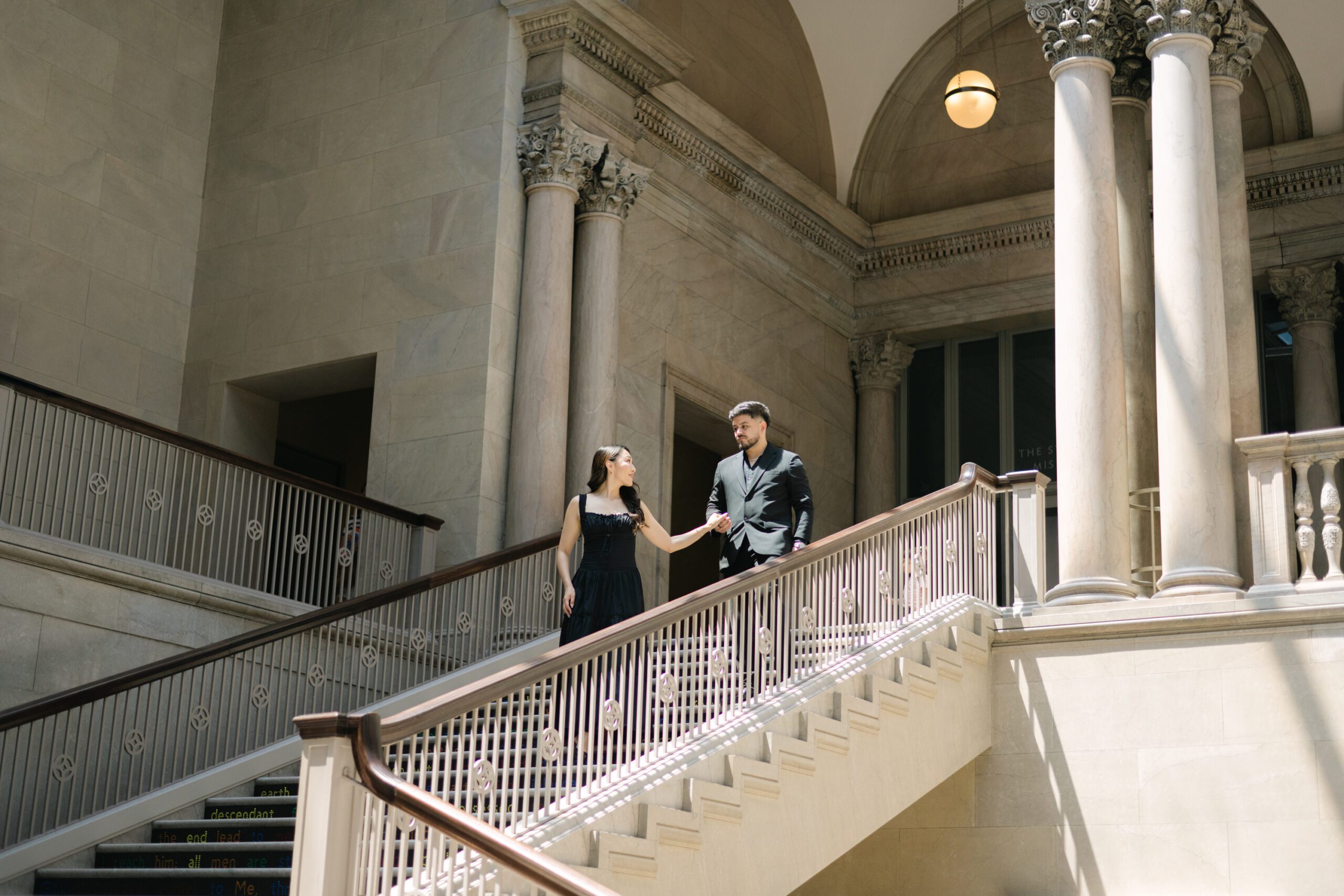 Planning Art Institute of Chicago engagement photos? Learn about photography rules, admission, the best time for photos, what to wear, and tips for your session.